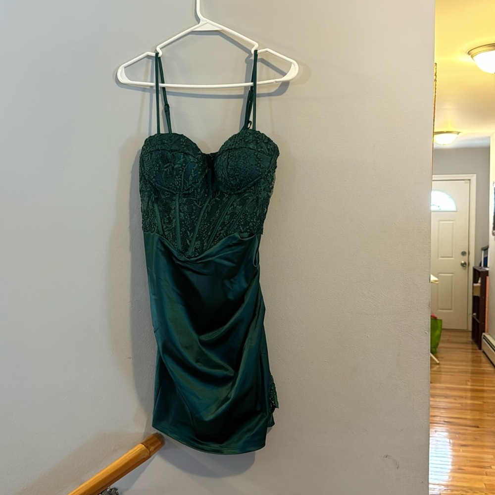 Emerald Green Windsor “Brandy Sleeveless Lace Satin Bodycon Mini Dress”